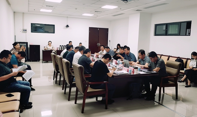 延安市發改委召開全市開發區（園區）高質量發展規劃專家評審會