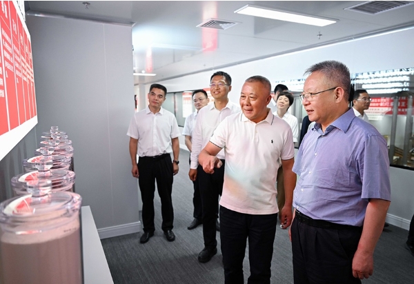 沈曉明在湖南麻辣王子食品有限公司調(diào)研