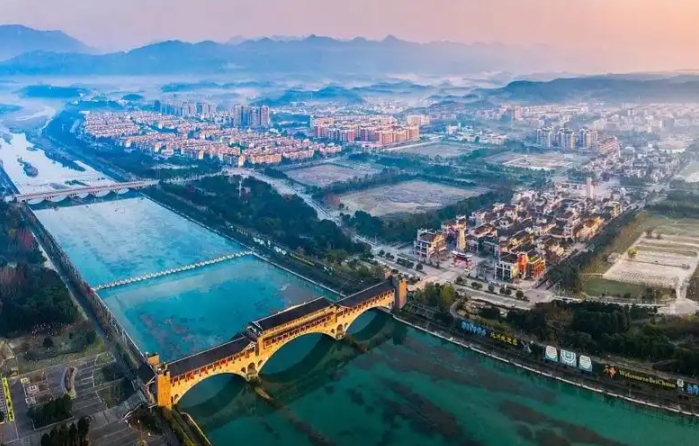 新質(zhì)生產(chǎn)力背景下四川省低空經(jīng)濟發(fā)展路徑研究